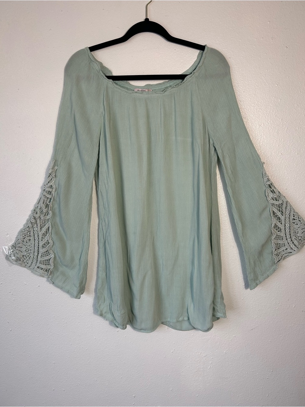 Blu Pepper Vintage Sage Green Crochet Bell Sleeve Top Blouse Boho Chic Women’s L
